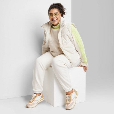  Women's Matte Cropped Puffer Vest - Wild Fable™